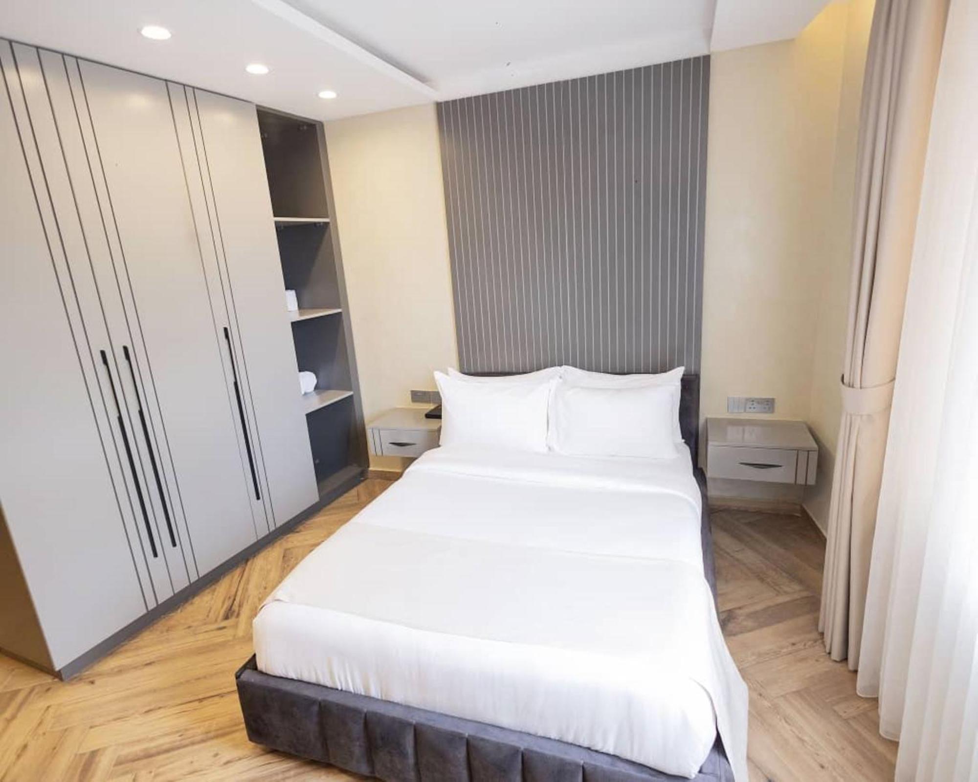 Grik Hotel - Ентеббе Екстер'єр фото