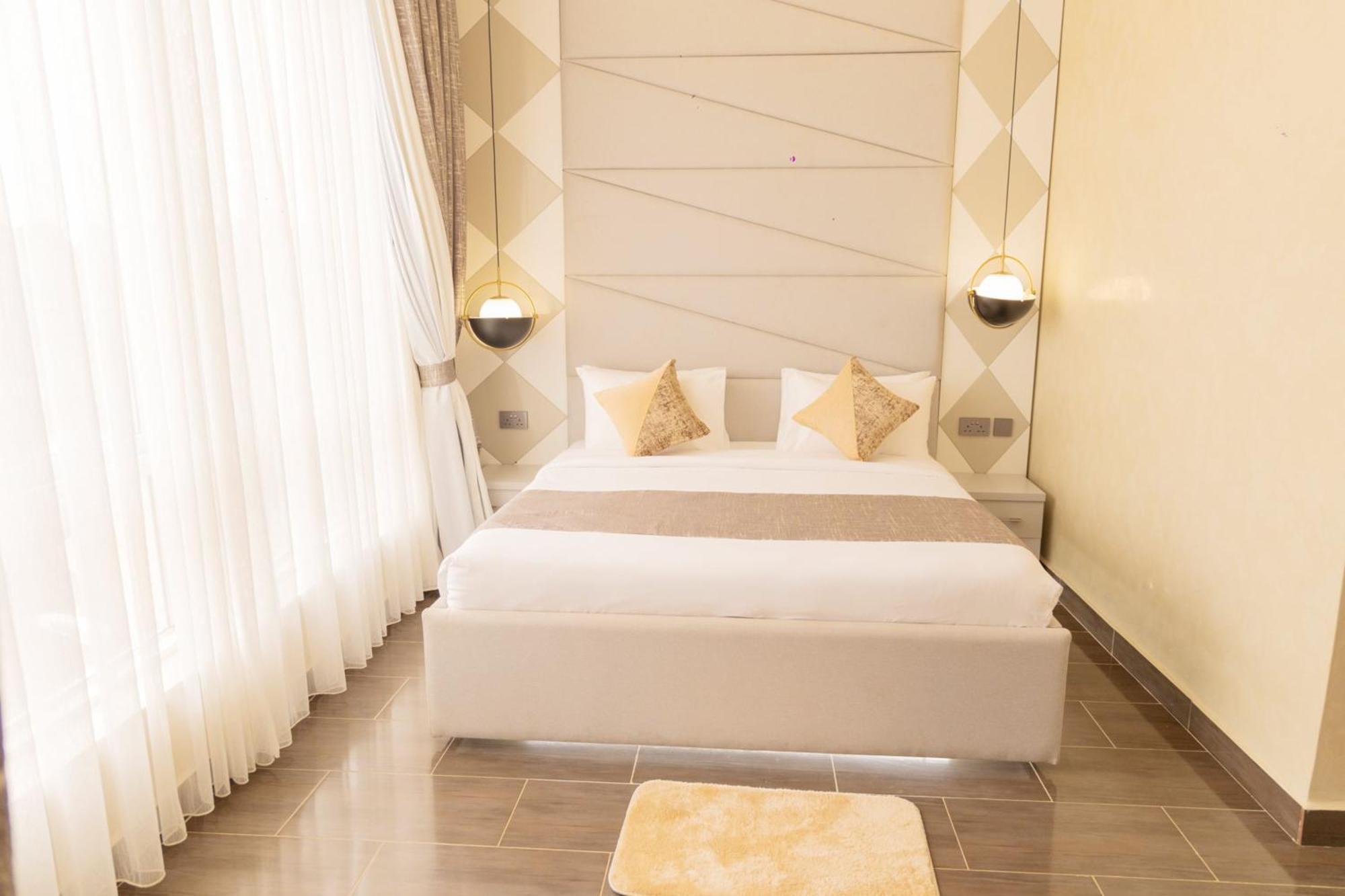 Grik Hotel - Ентеббе Екстер'єр фото