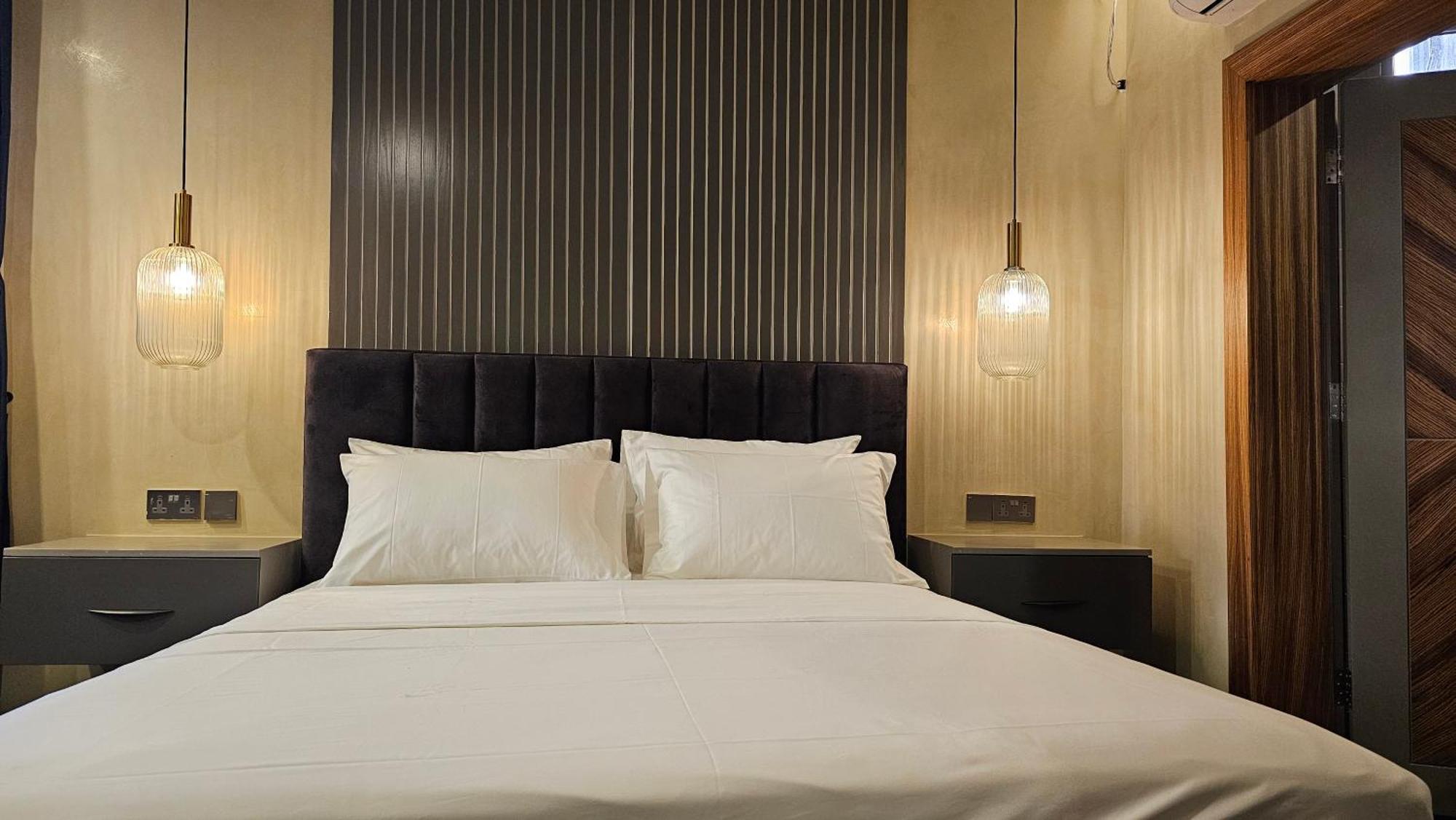 Grik Hotel - Ентеббе Екстер'єр фото